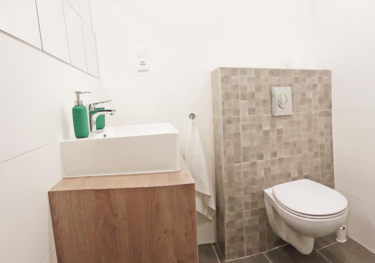 Appartamento Luxury New Cozy Flat At Dob Street Nearby Gozsdu Court Budapest Esterno foto